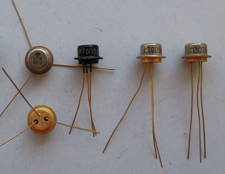 За сколько можно купить транзисторы КТ903А,Б? в России